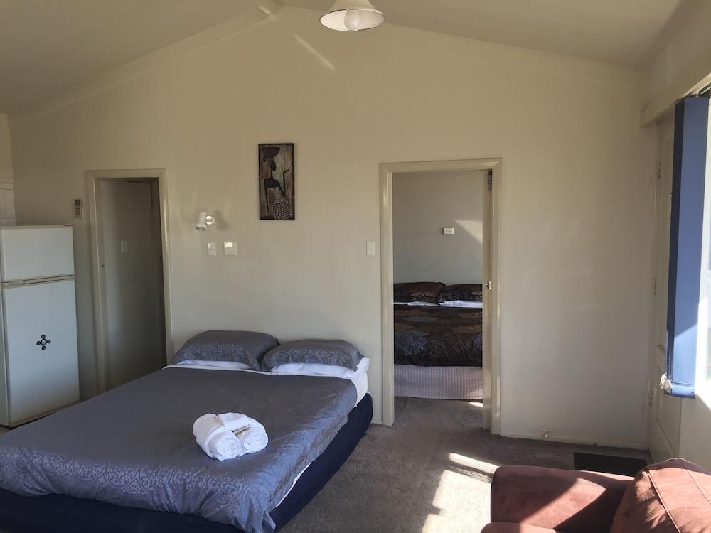 Jack & Di'S Lakefront Motel Rotorua Exterior photo