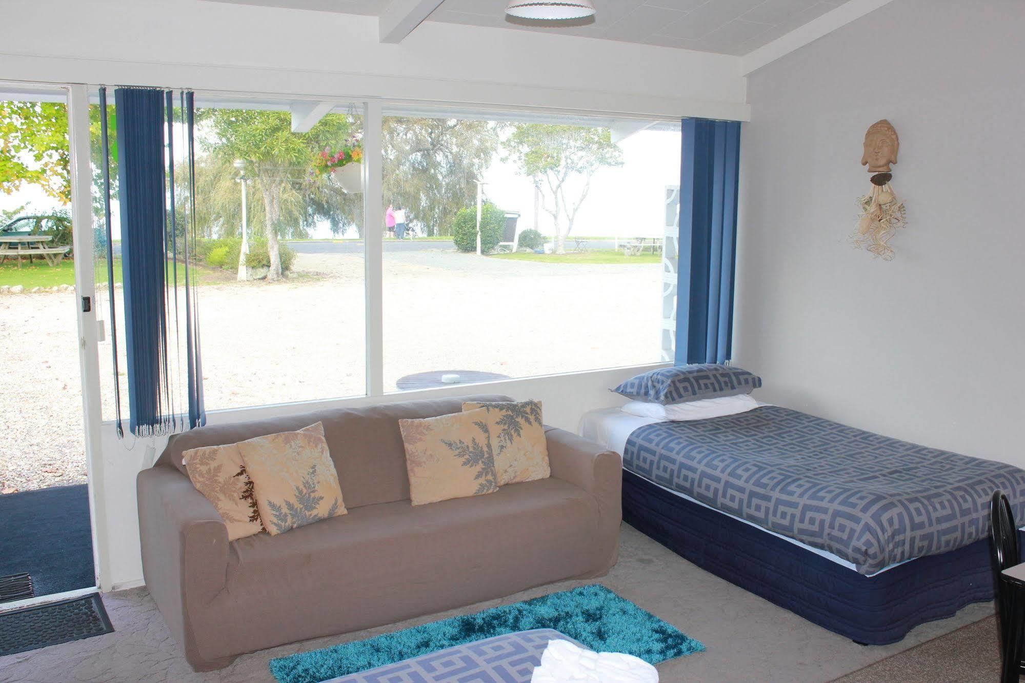 Jack & Di'S Lakefront Motel Rotorua Exterior photo